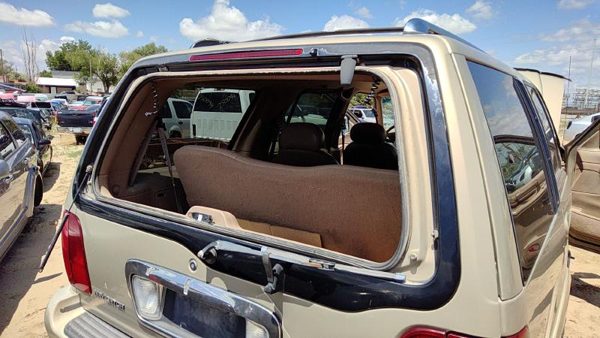 1998 Lincoln Navigator Back Glass/window Frame — photo 1