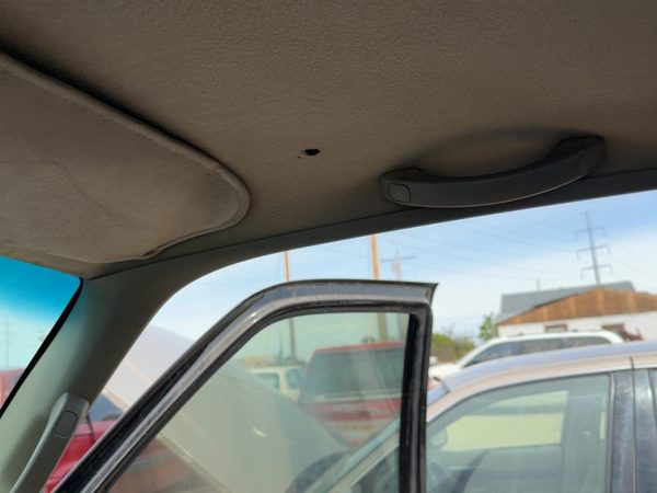 97 Silverado 1500 Passenger Right A Pillar Trim Windshield Post Panel Oem Gray — photo 2