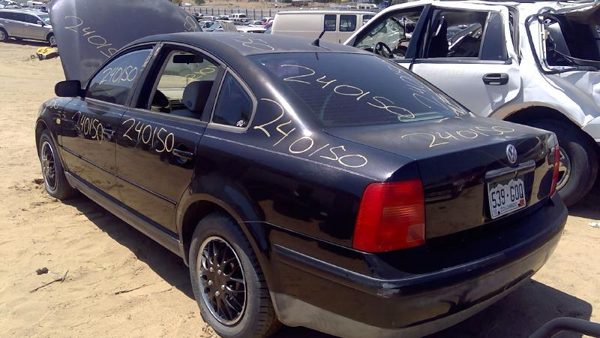 1999 Volkswagen Passat — vehicle photo 5