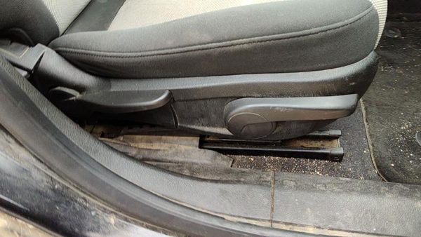 2011 Chevy Cruze Seat Track Driver Left Side Power Switch With Trim Panel OEM — photo 2