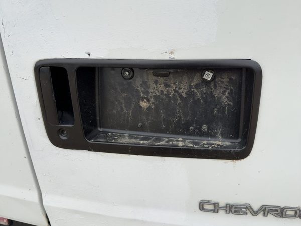 2002 Chevy Express Van 2500 License Plate Trim Surround Panel Oem With Handle — photo 2