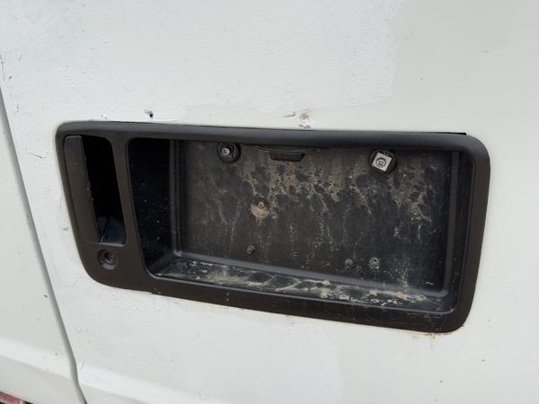 2002 Chevy Express Van 2500 License Plate Trim Surround Panel Oem With Handle — photo 4