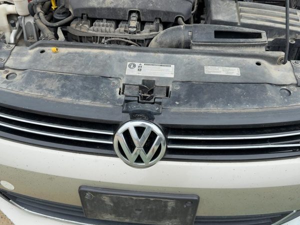 2011-2014 Vw Jetta Front Grille Assembly Oem 5C6853651Azll — photo 4