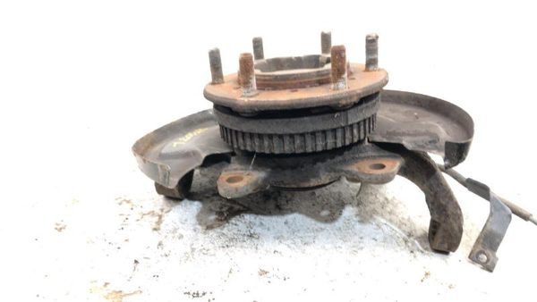 2002 Honda Passport Driver Left Front Spindle Steering Knuckle With Wheel Hub — photo 4