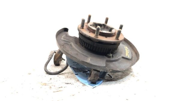 2002 Honda Passport Driver Left Front Spindle Steering Knuckle With Wheel Hub — photo 1
