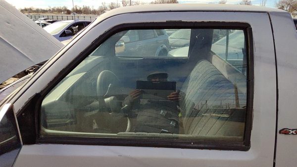 1982-1993 Chevy S10 Pickup Driver Left Front Side Window Door Glass Oem 14020338 — photo 3