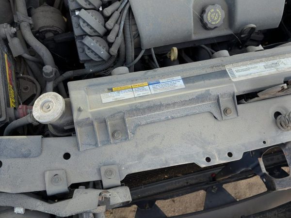 90-99 Bonneville Top Plastic Cover Above Radiator Support Sight Shield Oem — photo 2