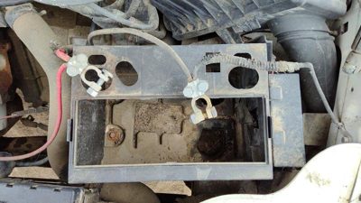 2005 Ford Taurus Battery Tray