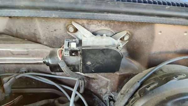 1992-1999 Chevy Suburban Windshield Wiper Motor Oem 12368702 — photo 4