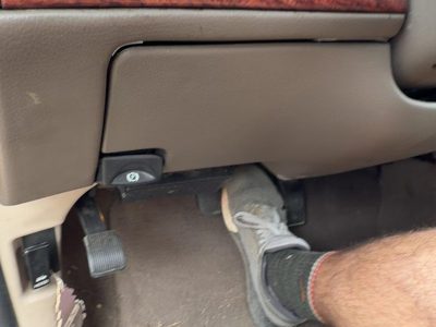 98-04 Grand Marquis Lower Dash Under Column Knee Bolster Trim Panel Oem Tan Bh