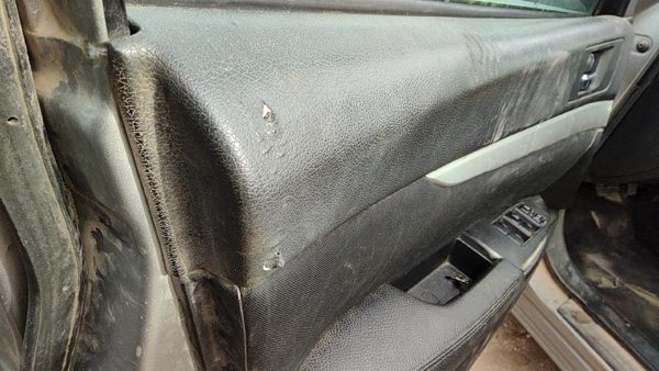 11-12 Subaru Legacy Outback Driver Left Front Door Trim Panel With Master Switch — photo 6