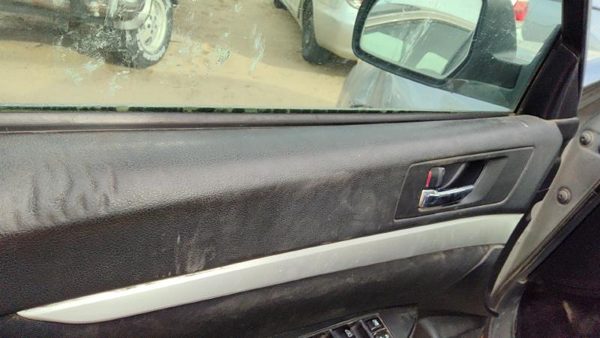 11-12 Subaru Legacy Outback Driver Left Front Door Trim Panel With Master Switch — photo 7