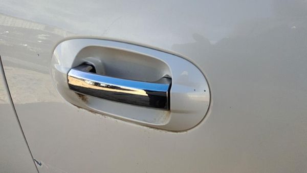 03-17 Navigator Passenger Right Front Outside Door Handle Pv White Chocolate — photo 2