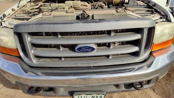 1999-2004 Ford F250 Super Duty Front Grille Assembly Oem Yc3Z8200Aaa — photo 3