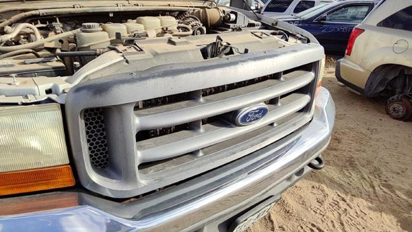 1999-2004 Ford F250 Super Duty Front Grille Assembly Oem Yc3Z8200Aaa — photo 1