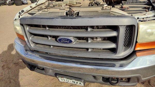 1999-2004 Ford F250 Super Duty Front Grille Assembly Oem Yc3Z8200Aaa — photo 4