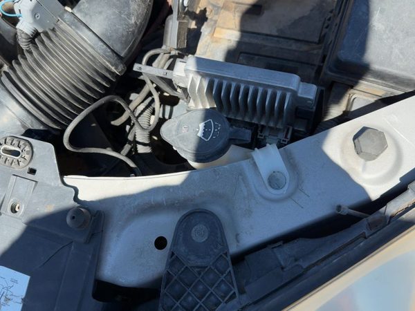 2005-2010 Pontiac G6 Windshield Washer Fluid Reservoir With Pump Oem Wiper Tank — photo 4
