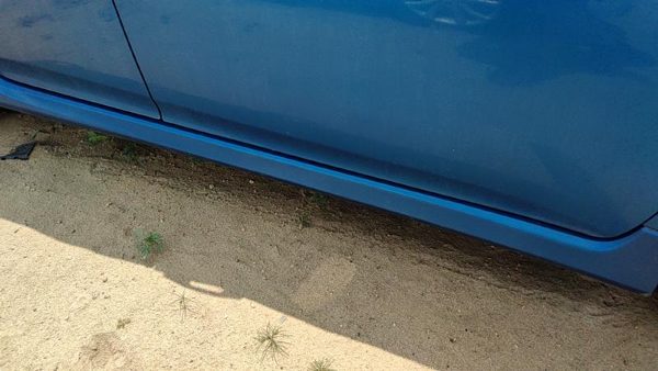 2009-2013 Toyota Corolla Passenger Right Lower Rocker Panel Moulding Side Skirt — photo 3