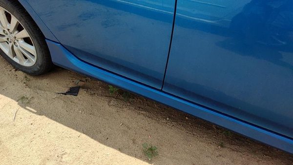 2009-2013 Toyota Corolla Passenger Right Lower Rocker Panel Moulding Side Skirt — photo 5
