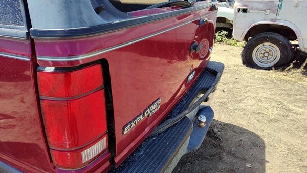 1994 Ford Explorer Trunk/decklid/hatch/tailgate Red — photo 2