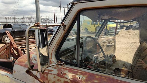 1967-72 Ford F100 Driver Left Front Vent Window Small Door Glass With Frame Oem — photo 3