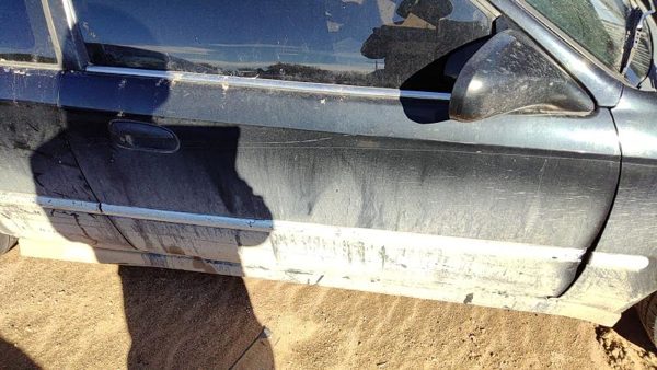 1998 Honda Civic Front Door RH Black — photo 2