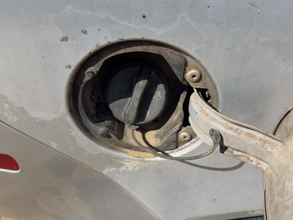 2005-2010 Chevy Cobalt Fuel Filler Neck Assembly With Gas Cap Oem Ss And Sport — photo 3