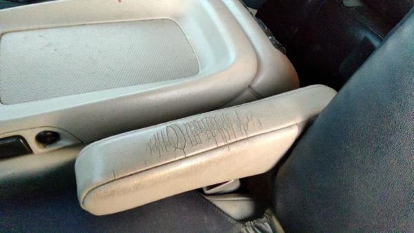 2000-2002 Chevy Suburban Driver Left Arm Rest Oem Leather Seat Front 88936770 — photo 2