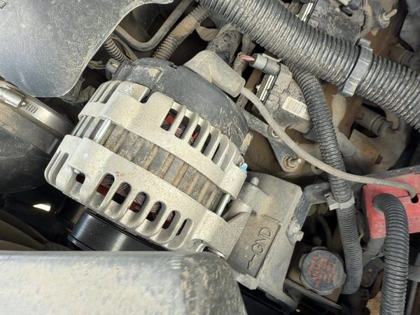 2001-2002 Chevy Suburban Alternator 5.3L 19244746 — photo 3