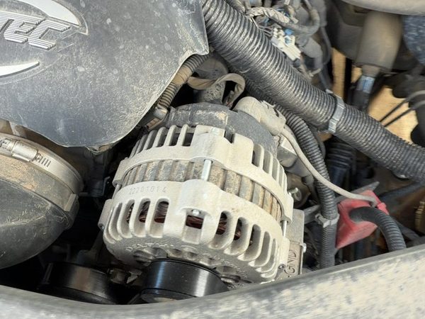 2001-2002 Chevy Suburban Alternator 5.3L 19244746 — photo 4