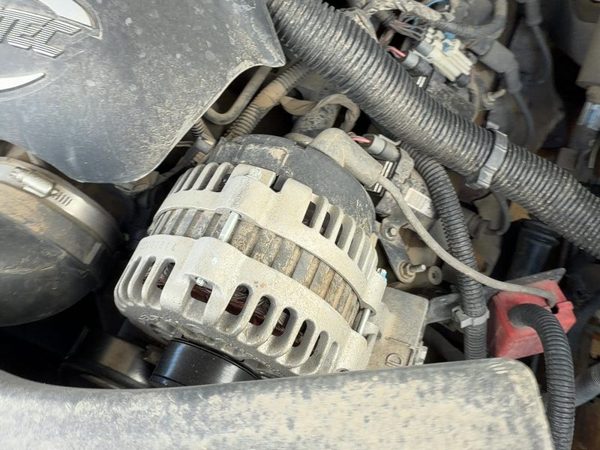 2001-2002 Chevy Suburban Alternator 5.3L 19244746 — photo 5