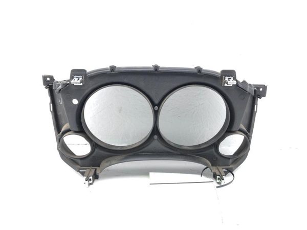 2009-2011 Gmc Sierra 1500 Trim Bezel Around Spedometer Oem Dash Surround Panel — photo 2
