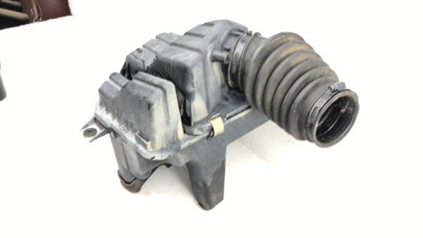 01-07 Caravan Complete Air Intake Cleaner Filter Box Housing With Tube 3.8L — photo 5