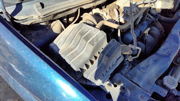 01-07 Caravan Complete Air Intake Cleaner Filter Box Housing With Tube 3.8L — photo 3