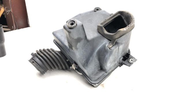 01-07 Caravan Complete Air Intake Cleaner Filter Box Housing With Tube 3.8L — photo 11