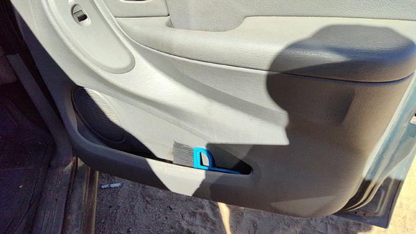 04-07 Caravan Passenger Right Front Door Trim Panel With Switches Slate Gray D5 — photo 6