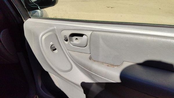 04-07 Caravan Passenger Right Front Door Trim Panel With Switches Slate Gray D5 — photo 4