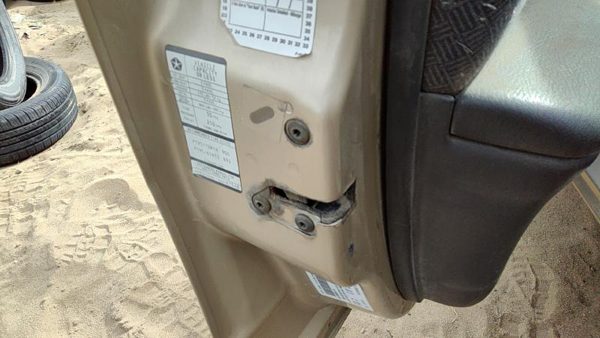 1999-2000 Dodge Stratus Driver Left Front Door Latch With Rods/Cables Oem — photo 1