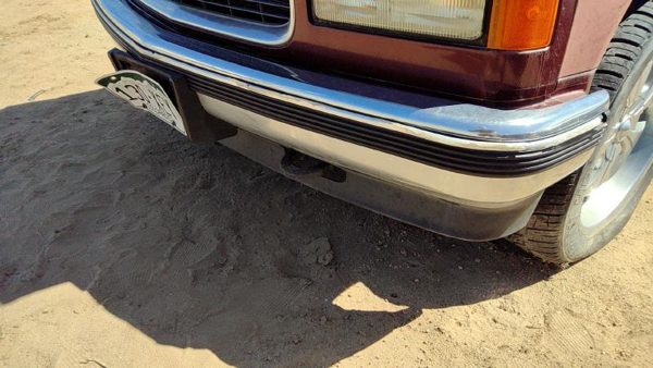 1992-1999 Gmc Yukon Front Bumper Assembly With Brackets Oem Chrome 15574111 — photo 3