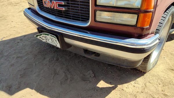 1992-1999 Gmc Yukon Front Bumper Assembly With Brackets Oem Chrome 15574111 — photo 1