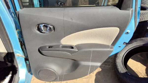 15-19 Versa Note Passenger Right Rear Door Trim Panel W Switches Back Charcoal G — photo 1