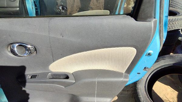 15-19 Versa Note Passenger Right Rear Door Trim Panel W Switches Back Charcoal G — photo 4