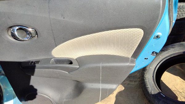 15-19 Versa Note Passenger Right Rear Door Trim Panel W Switches Back Charcoal G — photo 5
