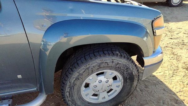 04-12 Canyon Passenger Right Front Wheel Flare Moulding Fender Stealth Gray 46U — photo 1