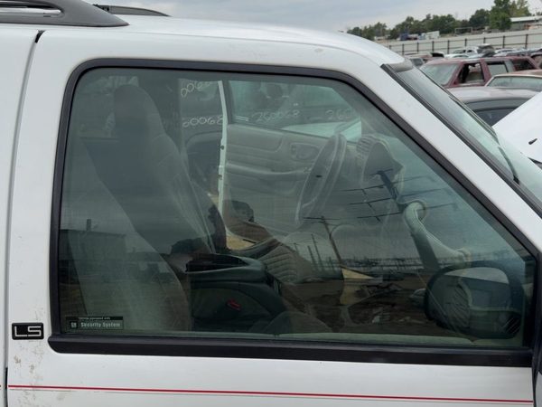 1995-2005 Chevy S10 Blazer Passenger Right Front Side Window Door Glass Oem — photo 2