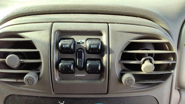 01-05 Chrysler Pt Cruiser Driver Left Front Power Window Master Control Switch — photo 1