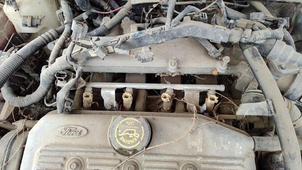 1997 Ford Escort Complete Fuel Rail With Injectors Set Loaded Oem 2.0L — photo 2