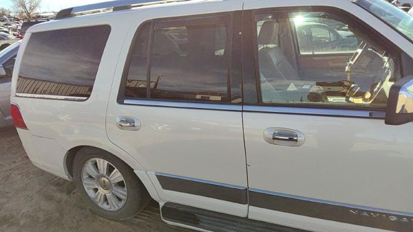 2008 Lincoln Navigator Rear Door RH Pv White Chocolate 7L1Z7824630A — photo 1