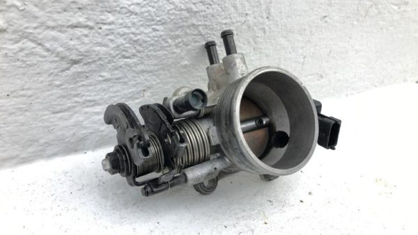 01-03 Hyundai Elantra Throttle Body Valve Assembly Complete With Sensors 2.0L — photo 1