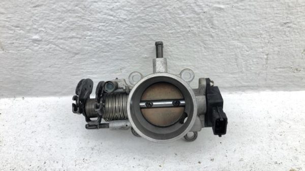 01-03 Hyundai Elantra Throttle Body Valve Assembly Complete With Sensors 2.0L — photo 3